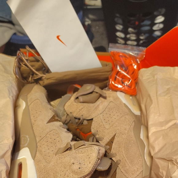 travis scott jordan 6 pink